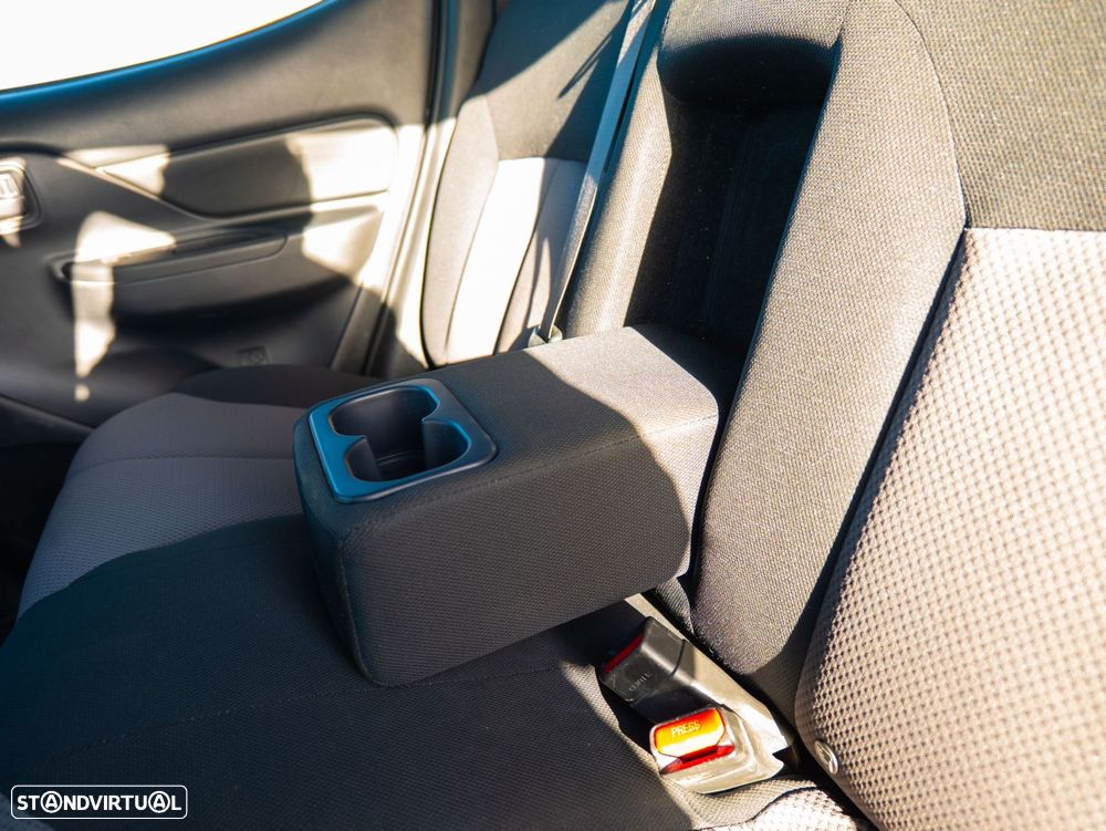 Mitsubishi L200 2.3 DI-D CD Invite 4WD - 24