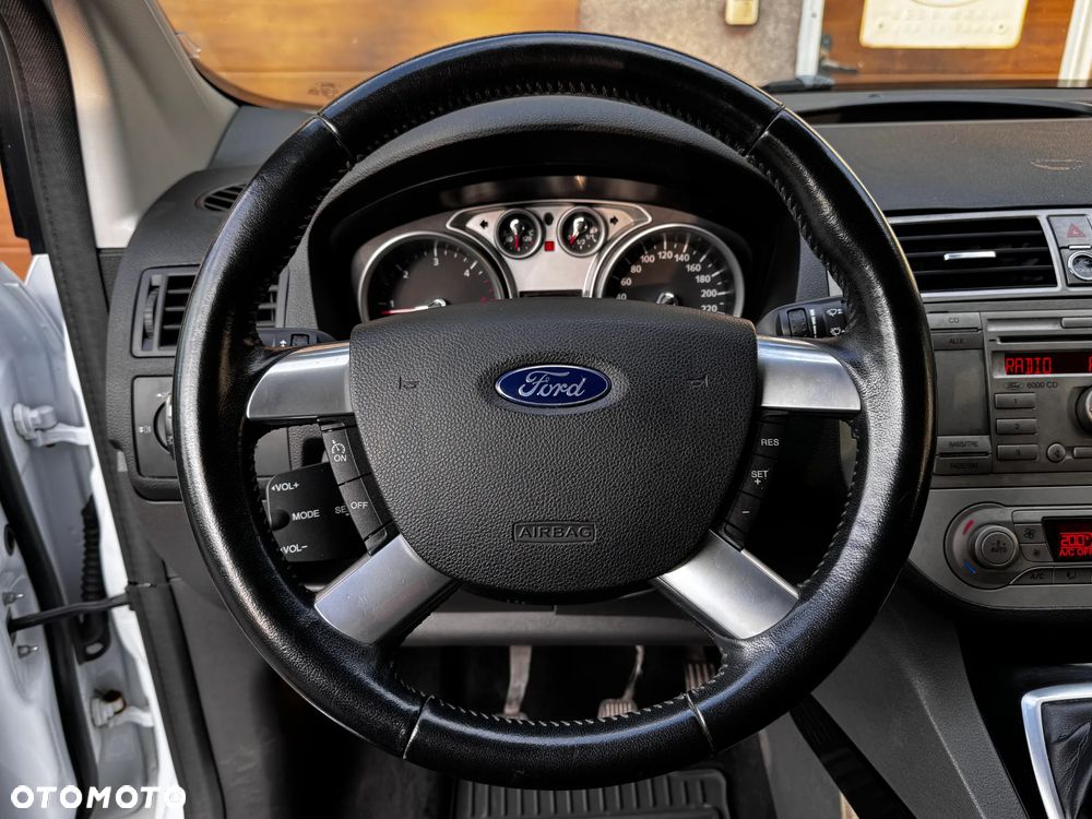 Ford Kuga 2.0 TDCi 4x4 Titanium - 9