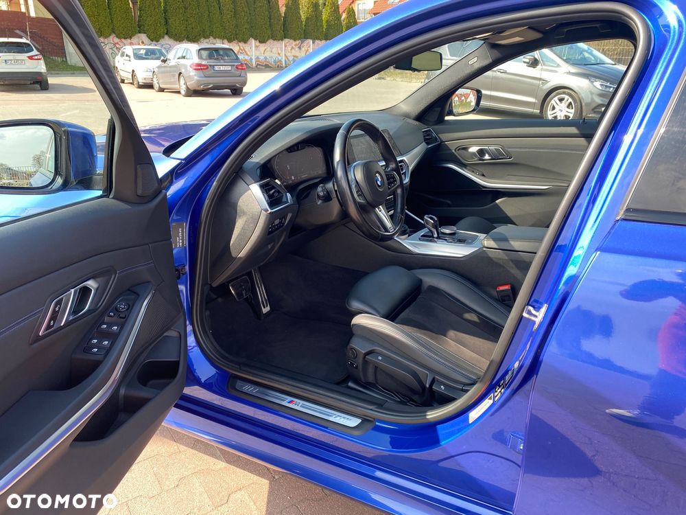 BMW Seria 3 320i M Sport - 14