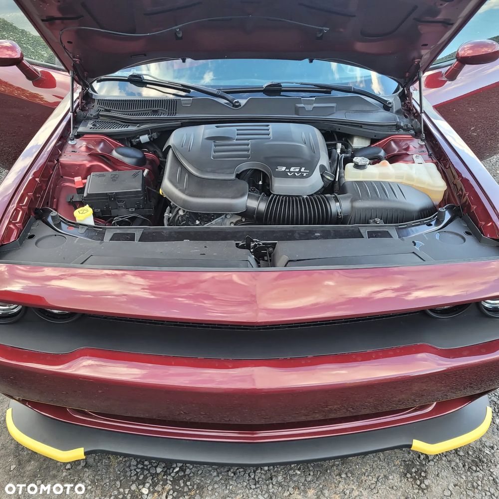 Dodge Challenger 3.6 SXT Plus - 35