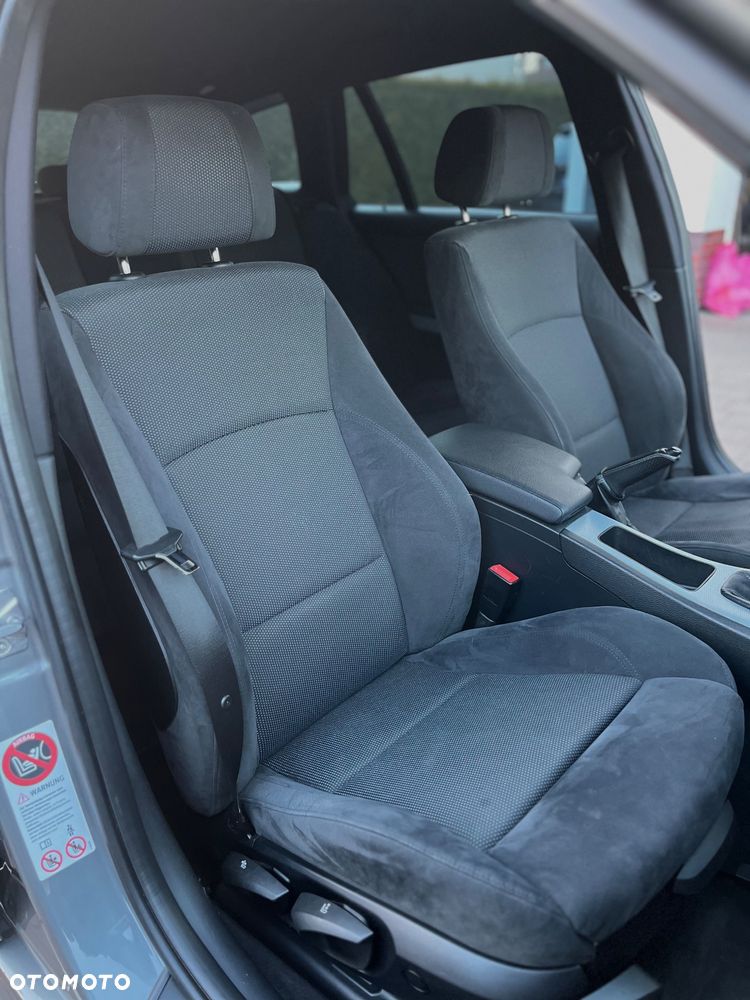 BMW Seria 3 320d xDrive - 32