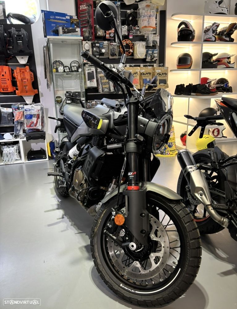 Husqvarna Svartpilen 125 - 7