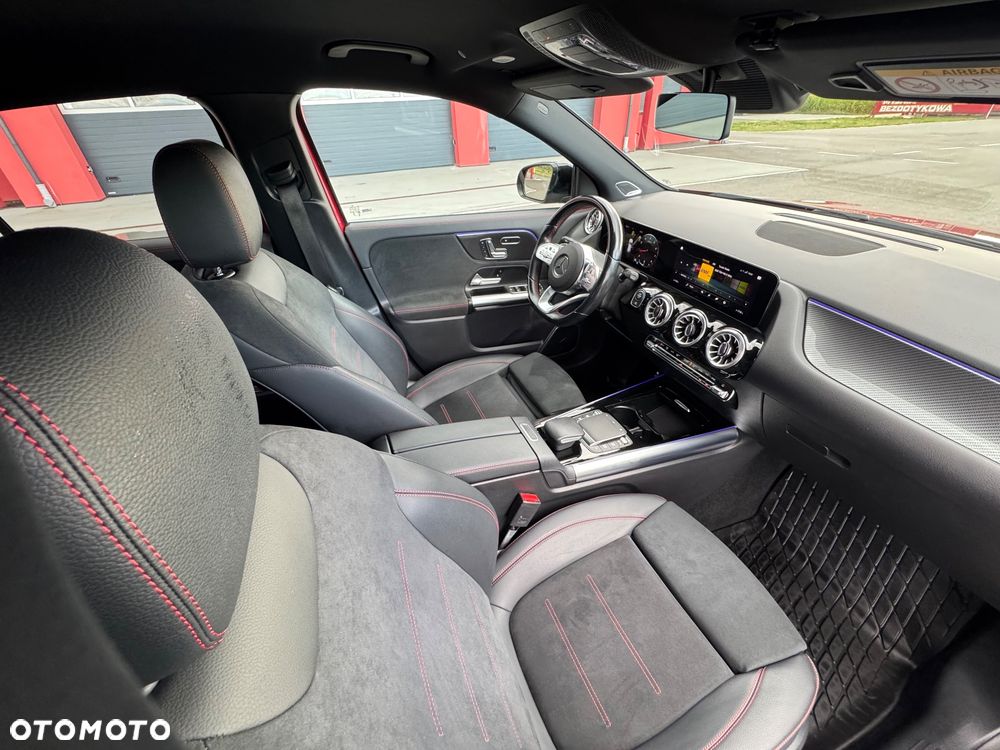 Mercedes-Benz GLA - 13