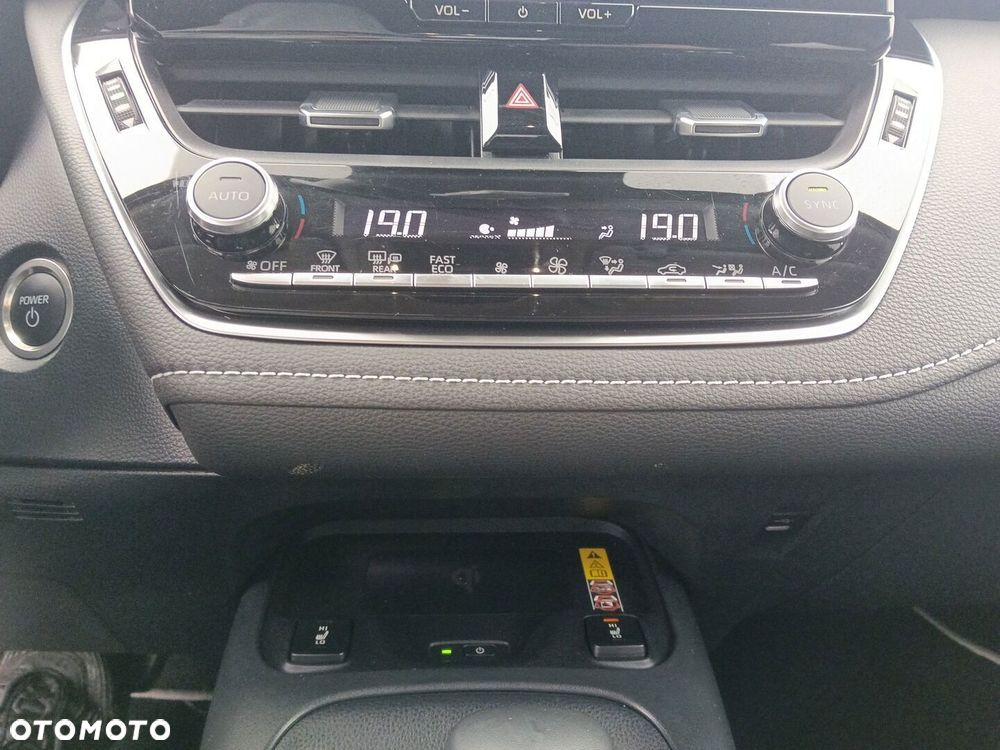 Toyota Corolla 1.8 Hybrid Style - 24