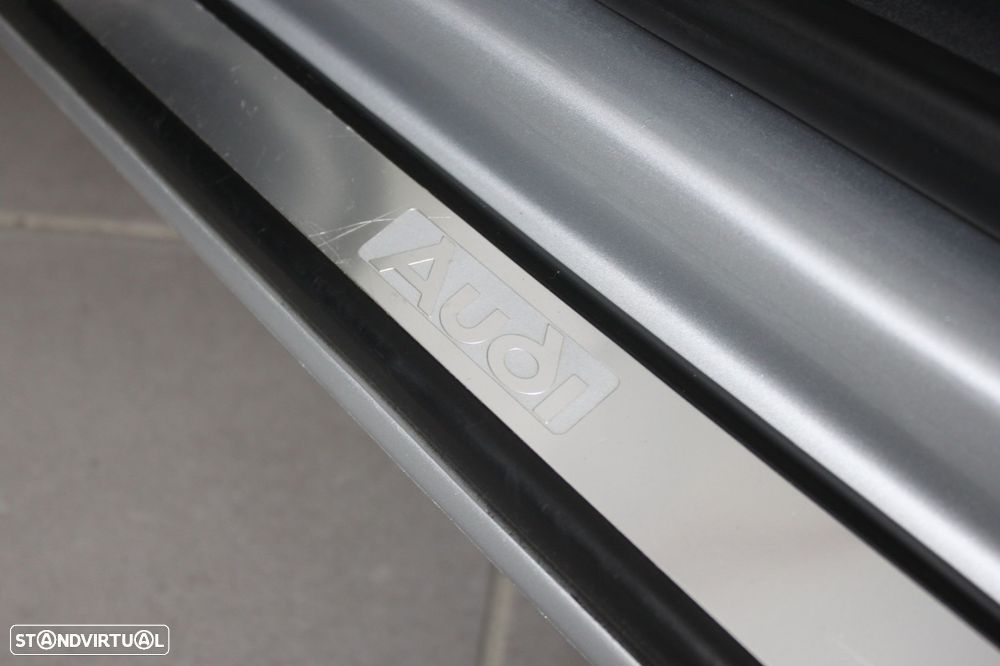 Audi A3 Cabrio 1.6 TDi Attraction - 32