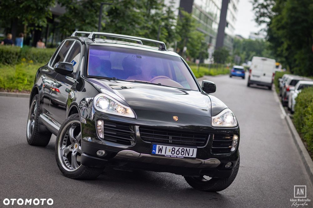 Porsche Cayenne - 2