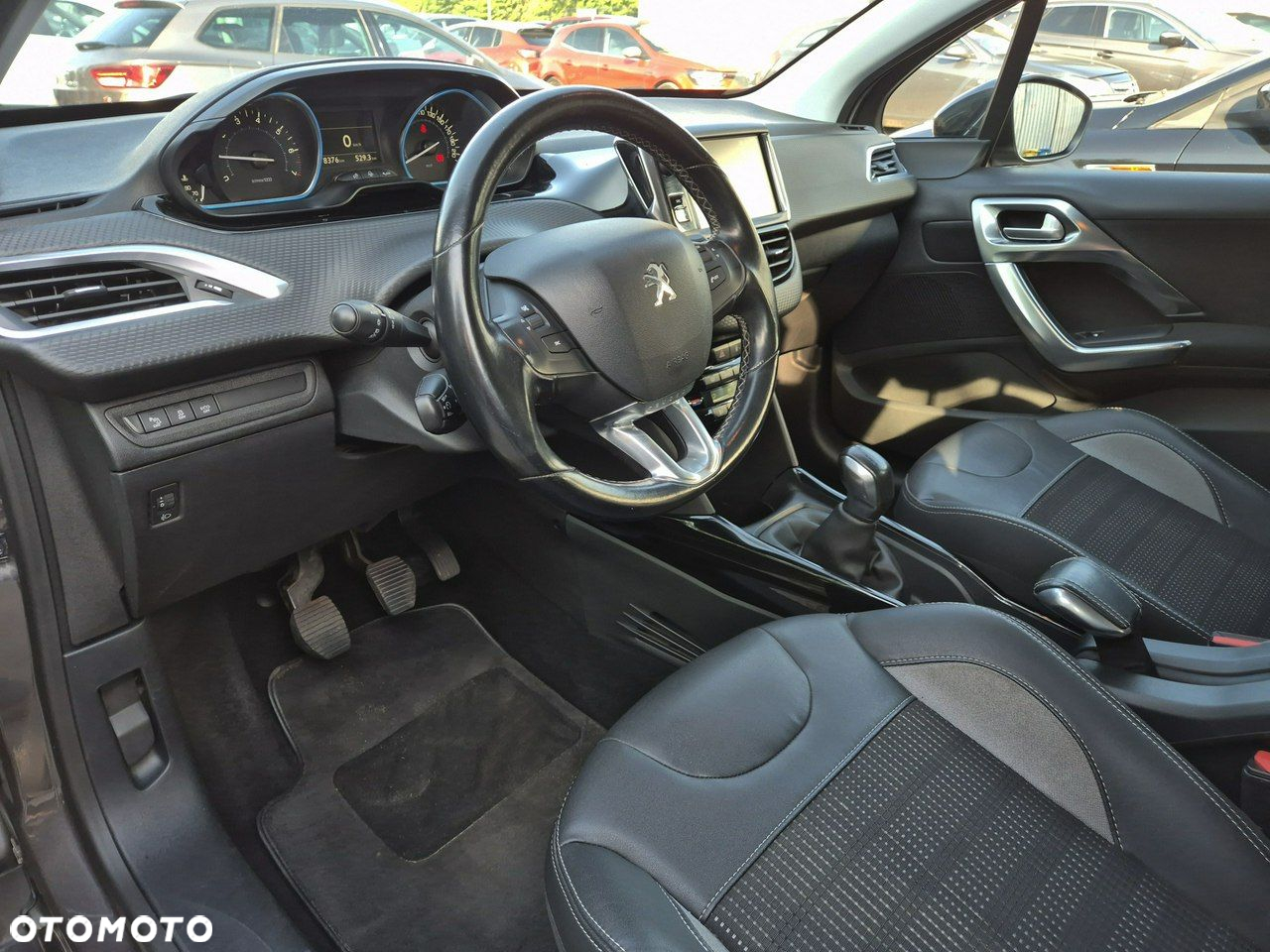 Peugeot 2008 - 12