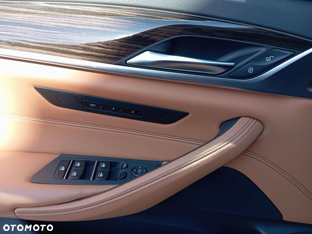 BMW Seria 5 520d Sport Line - 19