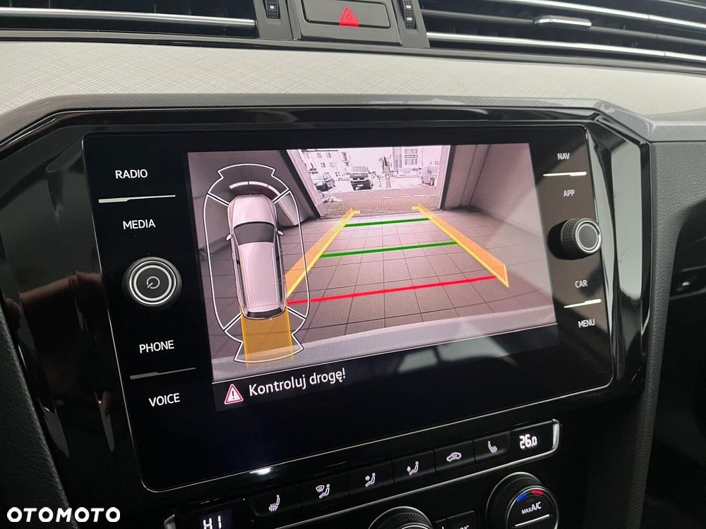 Volkswagen Passat - 27