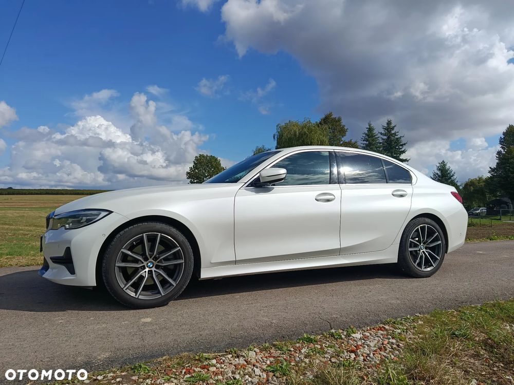 BMW Seria 3 330i Sport Line - 1