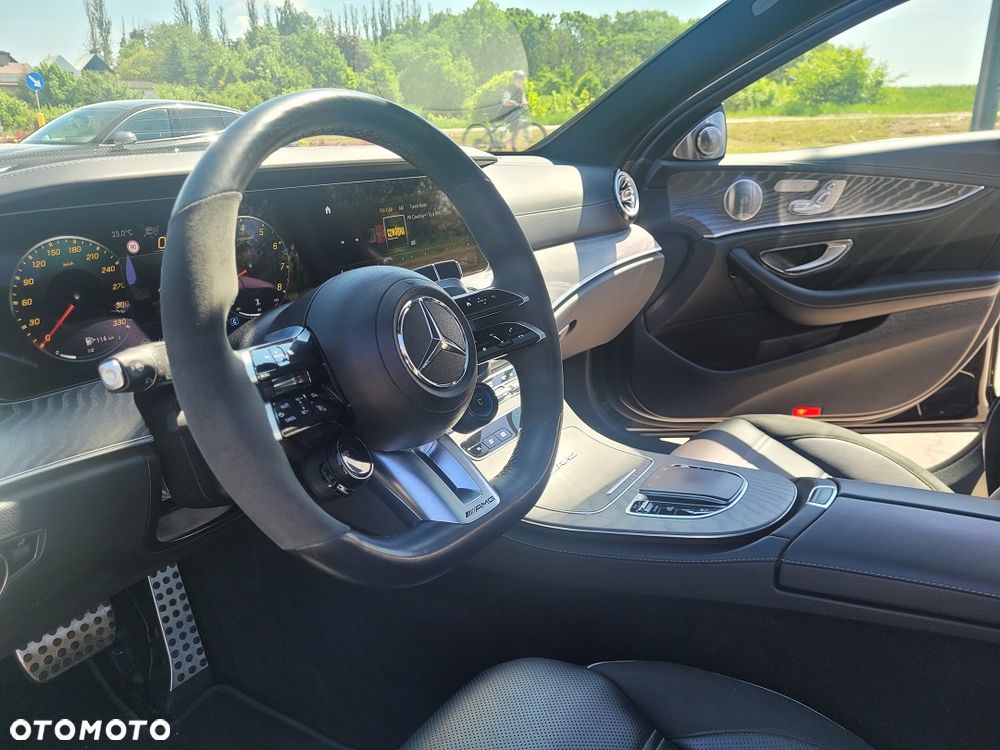 Mercedes-Benz Klasa E AMG 63 S 4Matic+ AMG Speedshift MCT-9G - 18