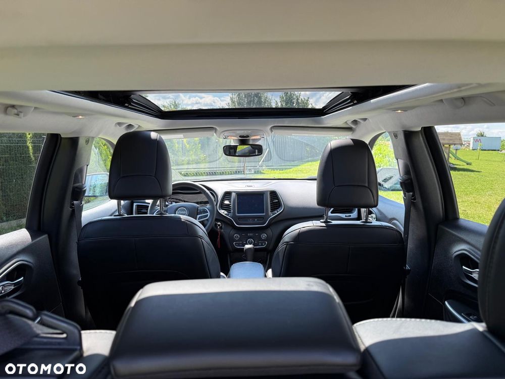 Jeep Cherokee - 11