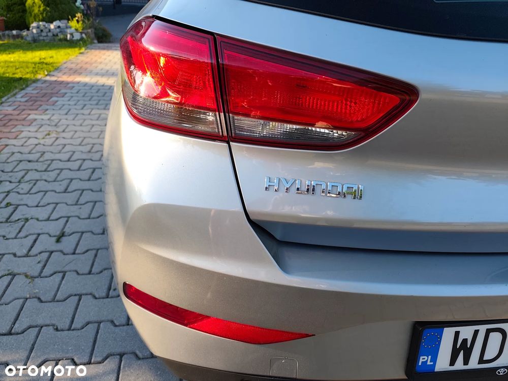 Hyundai i30 1.5 DPI Smart - 11