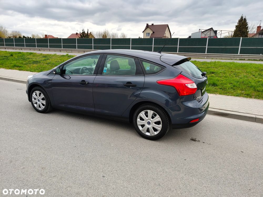 Ford Focus 1.6 Ambiente - 9