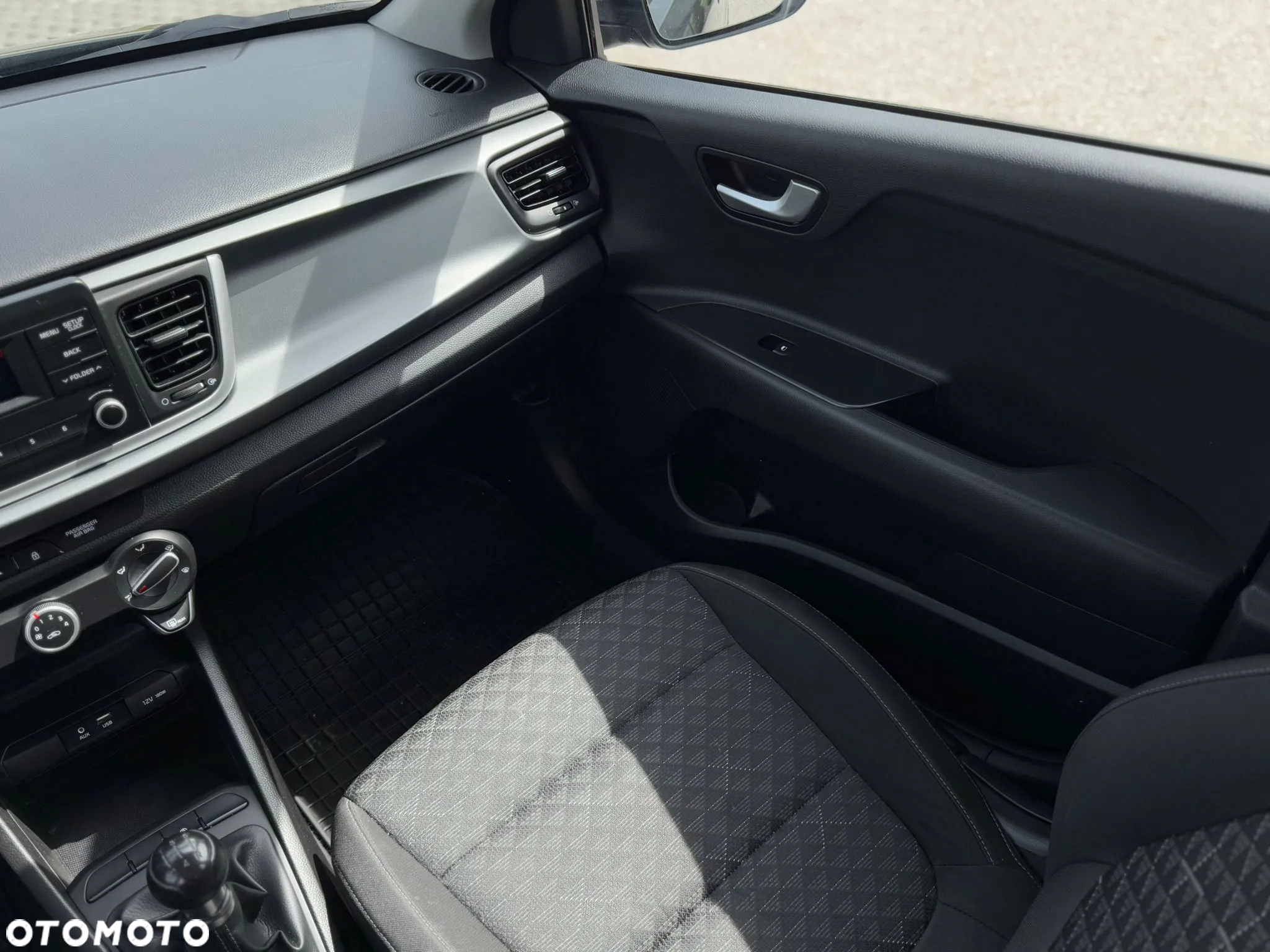 Kia Rio 1.2 M - 14