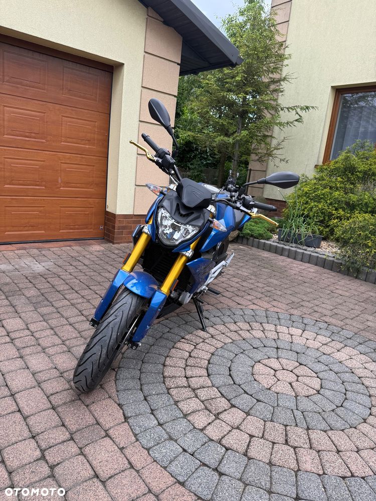 BMW G - 7