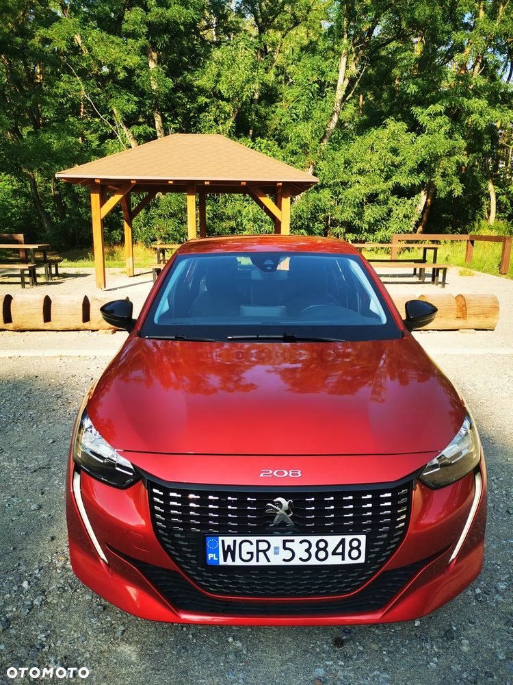 Peugeot 208 - 8