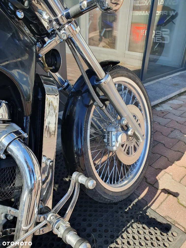 Suzuki Intruder - 18