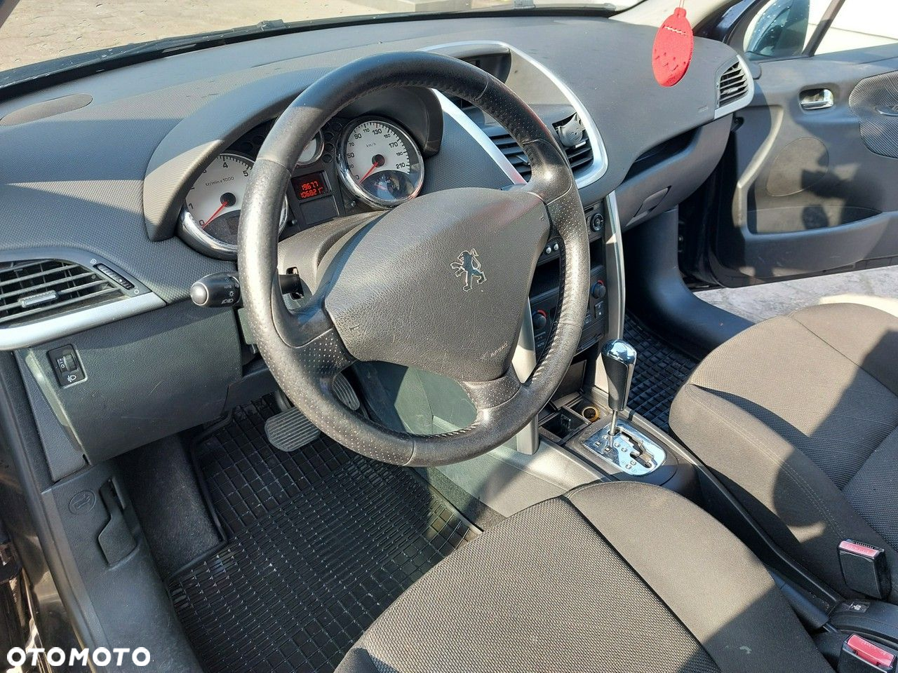 Peugeot 207 - 11