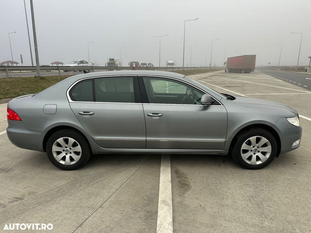 Skoda Superb 2.0 TDI 4x4 DSG Exclusive - 9