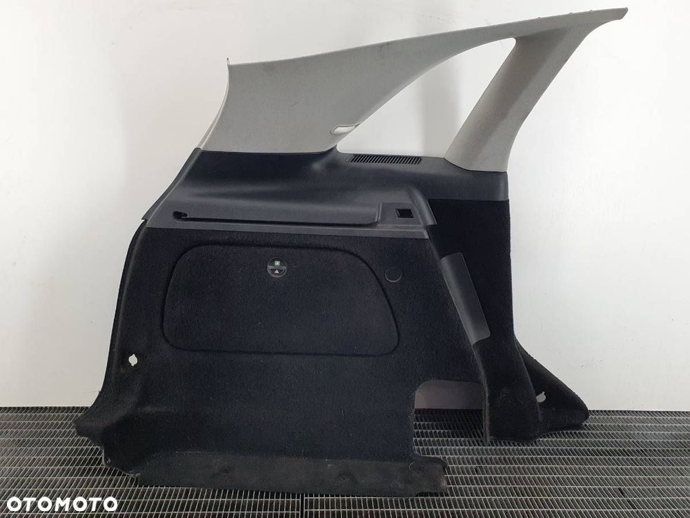 BOCZEK BAGAŻNIKA LEWY TYŁ TAPICERKA SŁUPKA OSŁONA MERCEDES W245