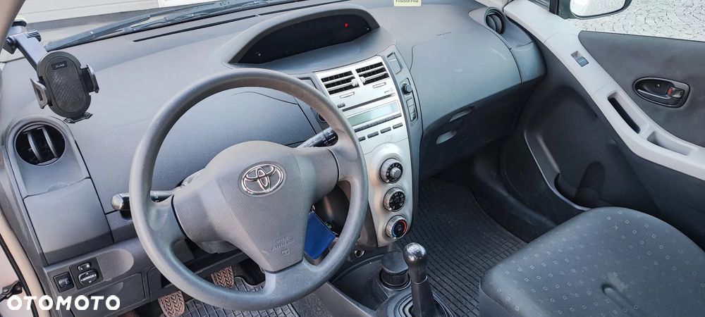Toyota Yaris - 9