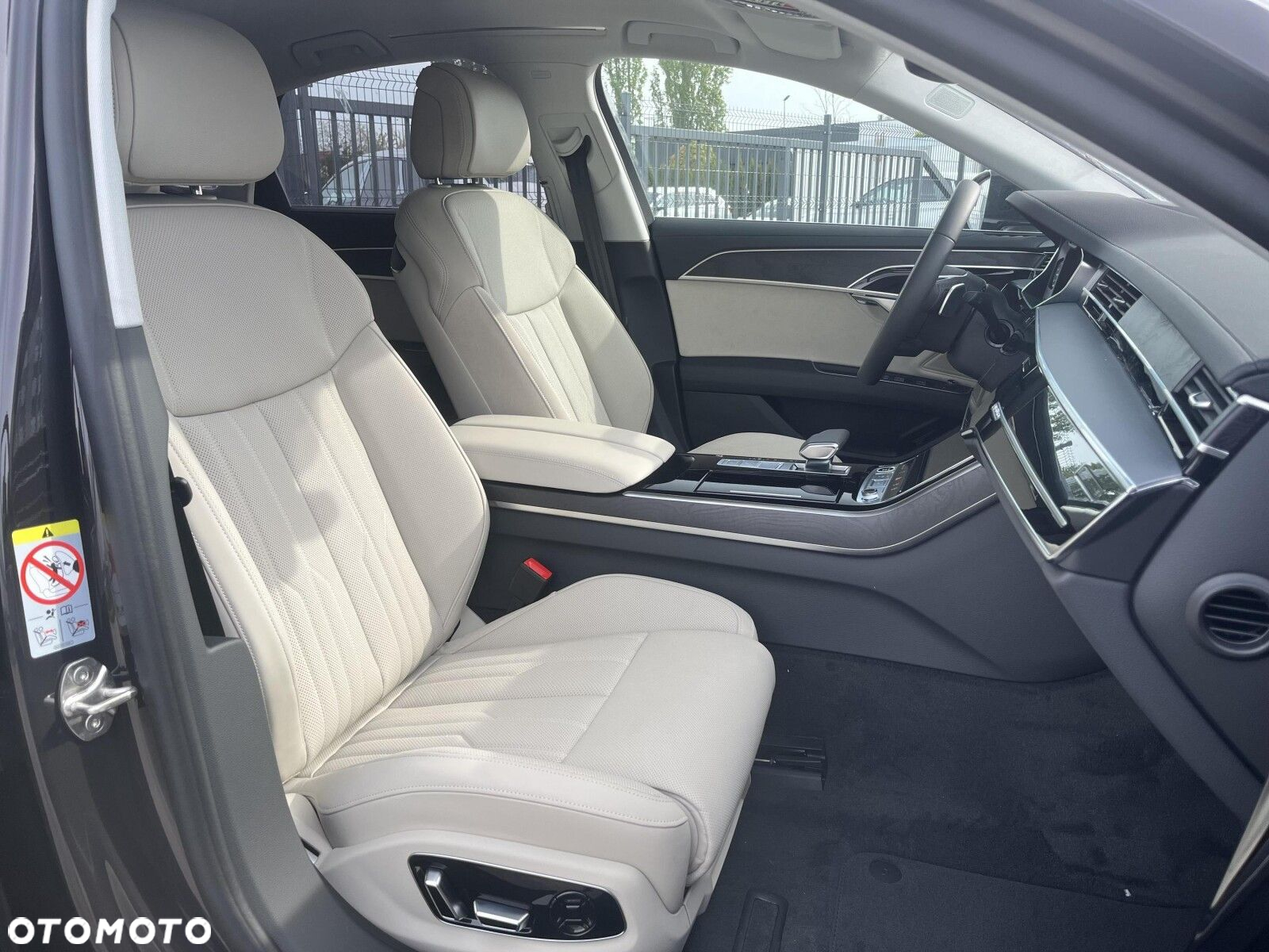 Audi A8 - 24