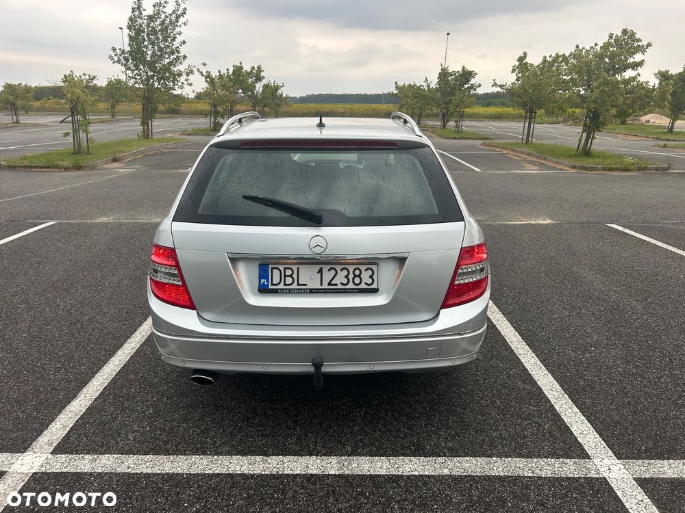 Mercedes-Benz Klasa C 220 CDI DPF Automatik BlueEFFICIENCY Avantgarde - 21