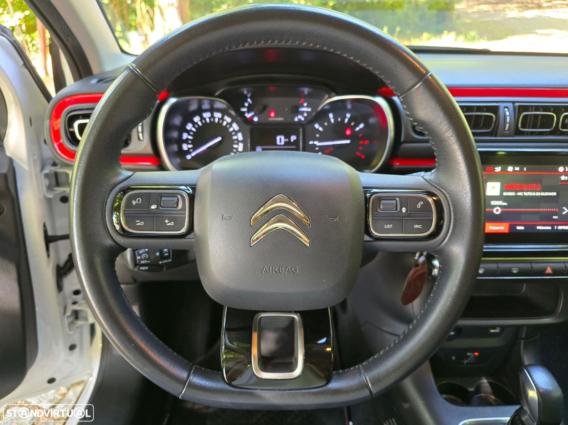 Citroën C3 1.2 PureTech Shine EAT6 - 17