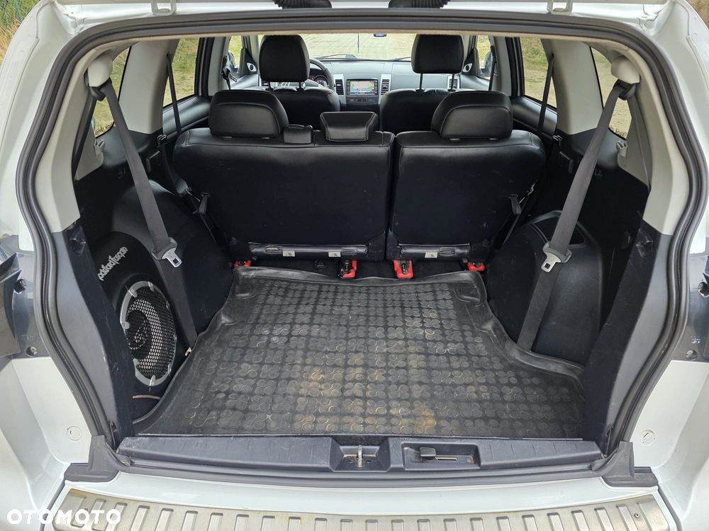 Mitsubishi Outlander 2.2 DID Instyle TC-SST - 23