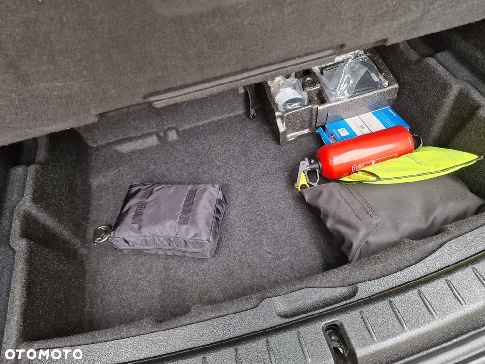 BMW Seria 2 218d Sport-Aut Advantage - 19