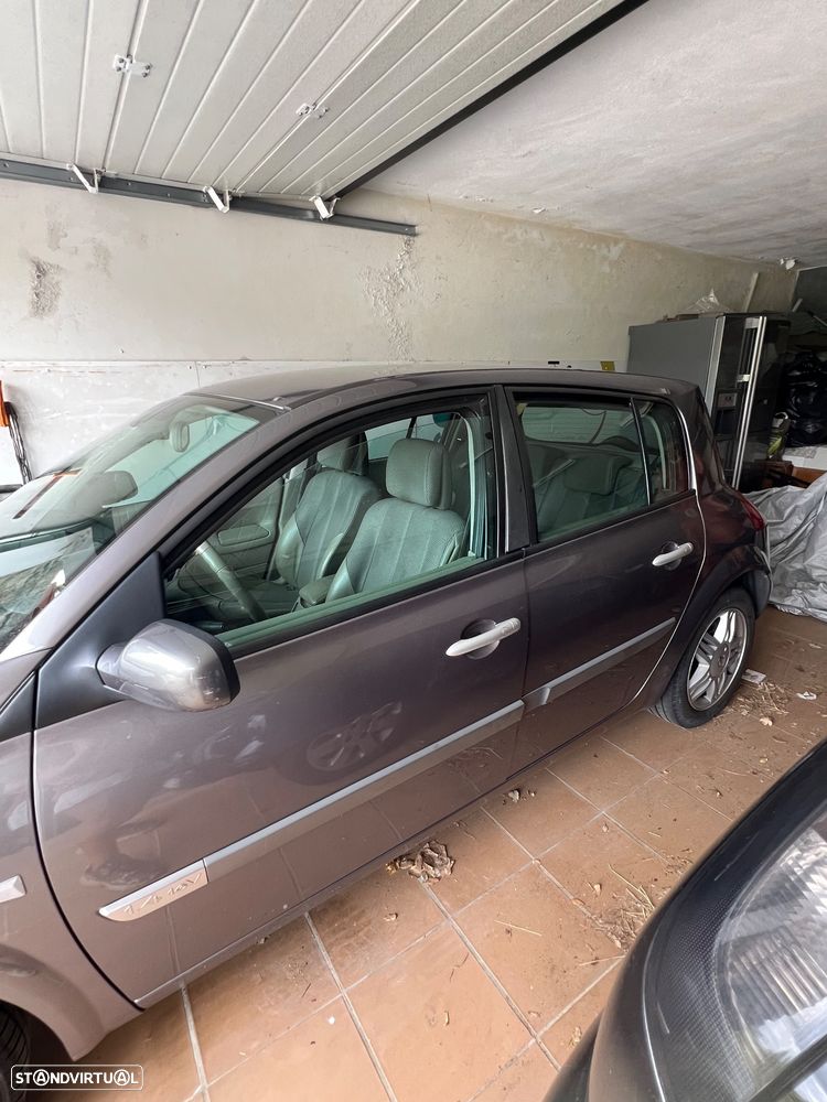Renault Mégane 1.4 Confort Authentique - 5