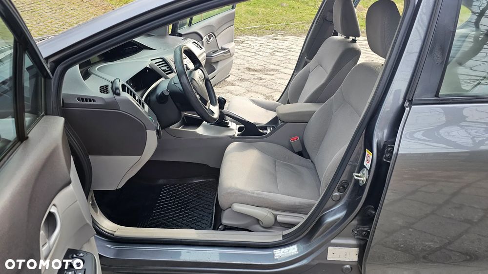 Honda Civic 1.8 Executive - 15