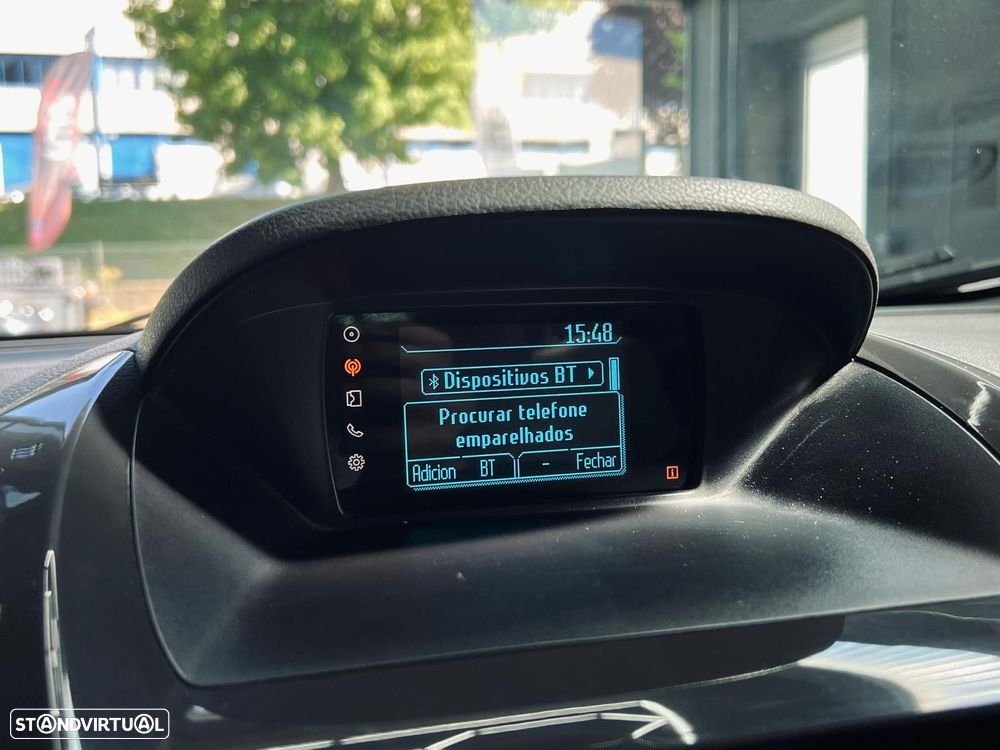Ford Tourneo Courier 1.0 EcoBoost Titanium - 25