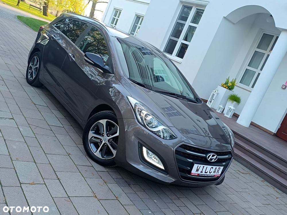 Hyundai i30 blue Kombi 1.6 CRDi Passion - 3
