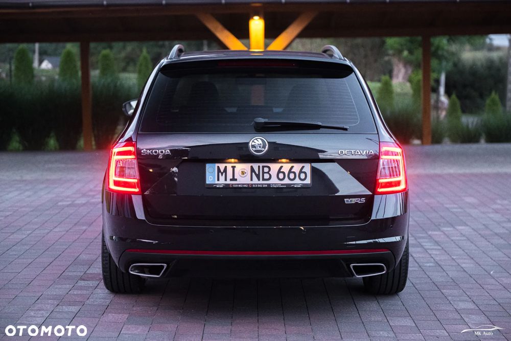 Skoda Octavia Combi 2.0 TDI RS - 17