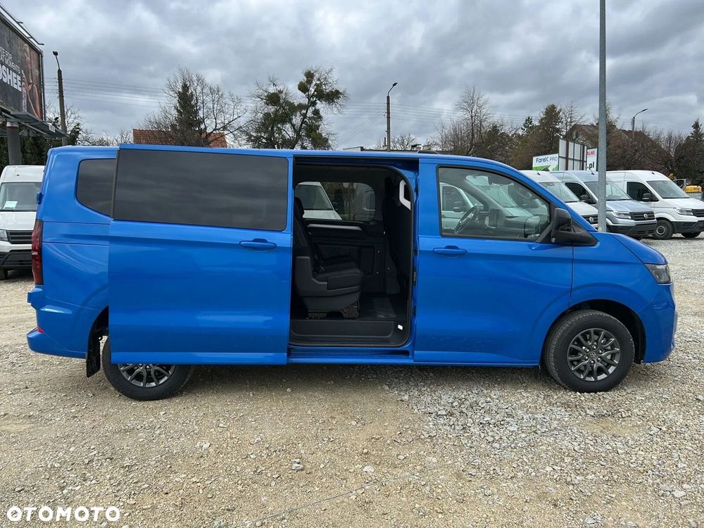 Volkswagen Caravelle - 9