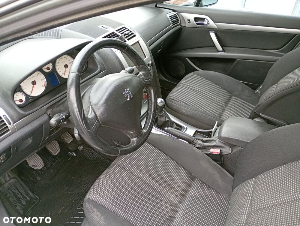 Peugeot 407 - 6