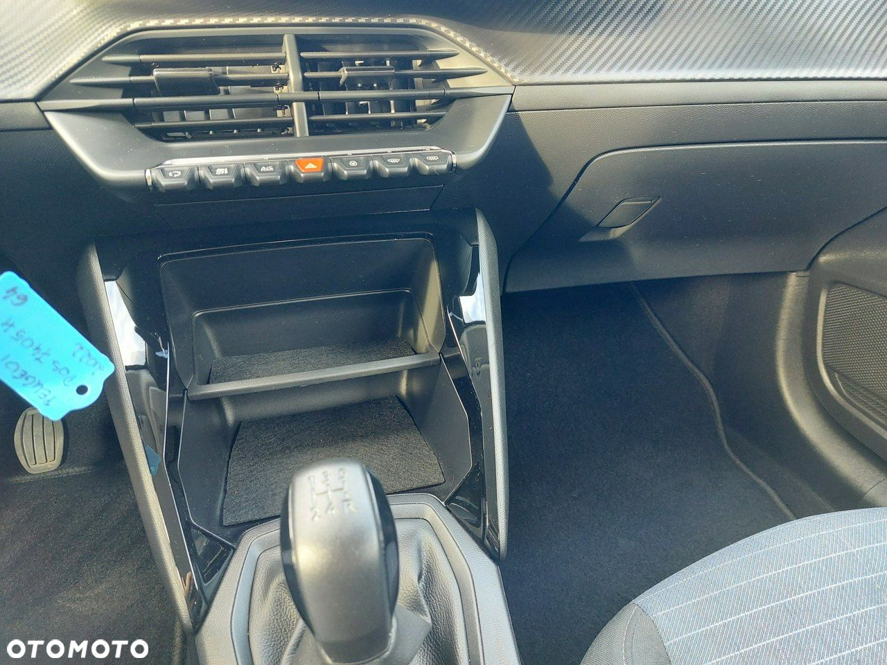 Peugeot 208 - 23