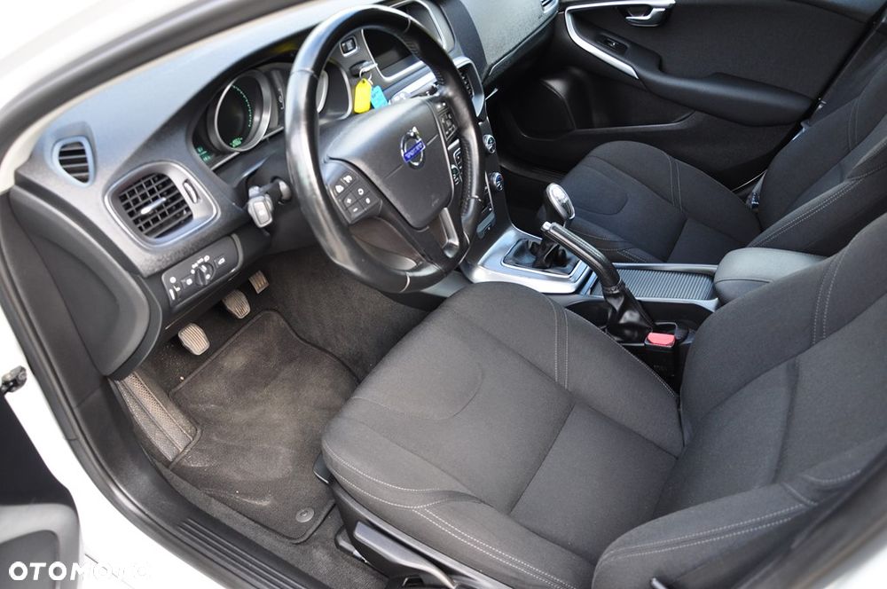 Volvo V40 D2 Momentum - 31