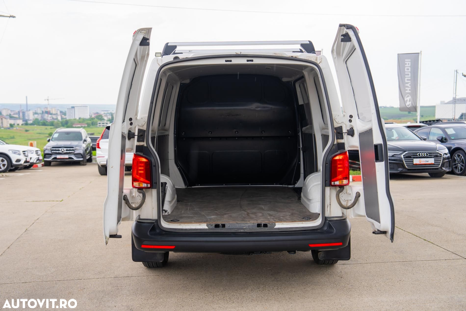 Volkswagen Transporter T6.1 Kurz Plus Comfortline - 4