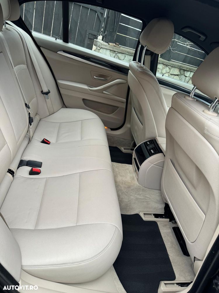 BMW Seria 5 520d xDrive - 6