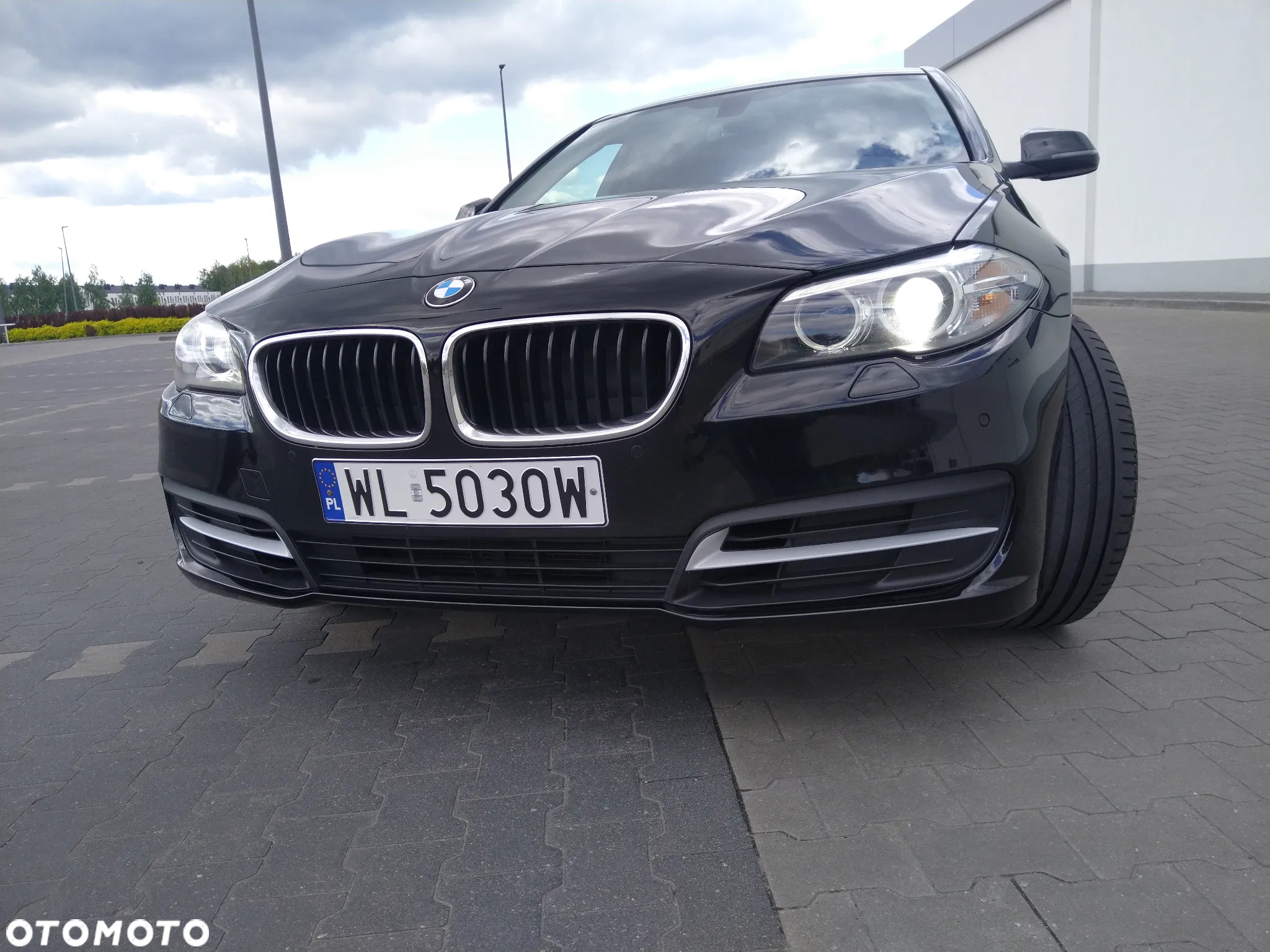 BMW Seria 5 520d xDrive - 4