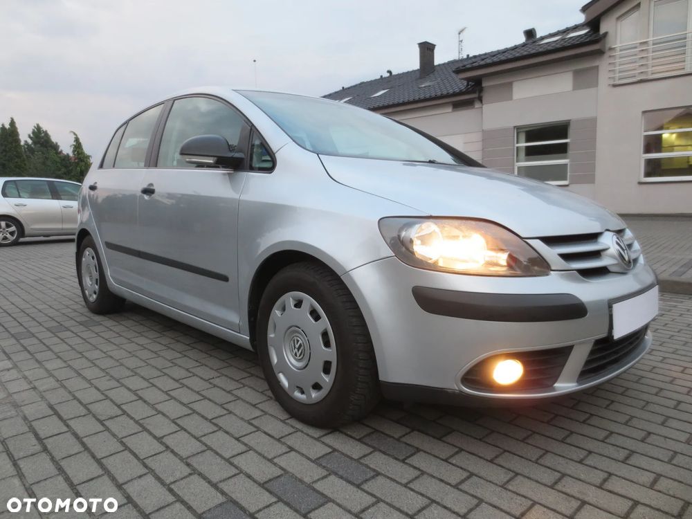 Volkswagen Golf Plus 1.9 TDI DPF Trendline DSG - 17