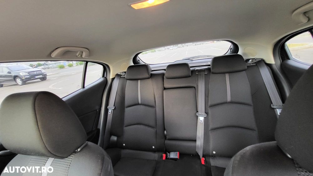 Mazda 3 G120 AT Attraction - 12