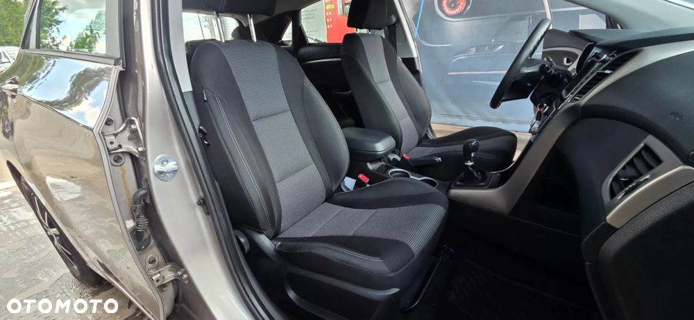 Hyundai i30 1.6 CRDi Premium - 35