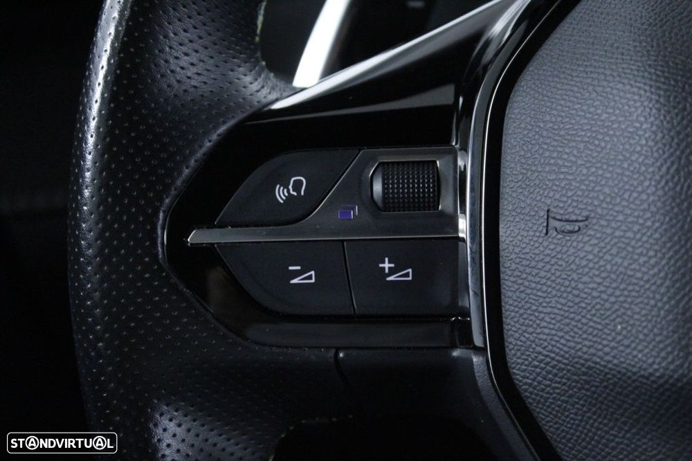 Peugeot 2008 1.5 BlueHDi GT Line EAT8 - 23