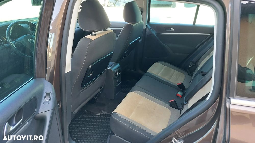 Volkswagen Tiguan 2.0 TDI DPF BlueMotion Technology Sport & Style - 11