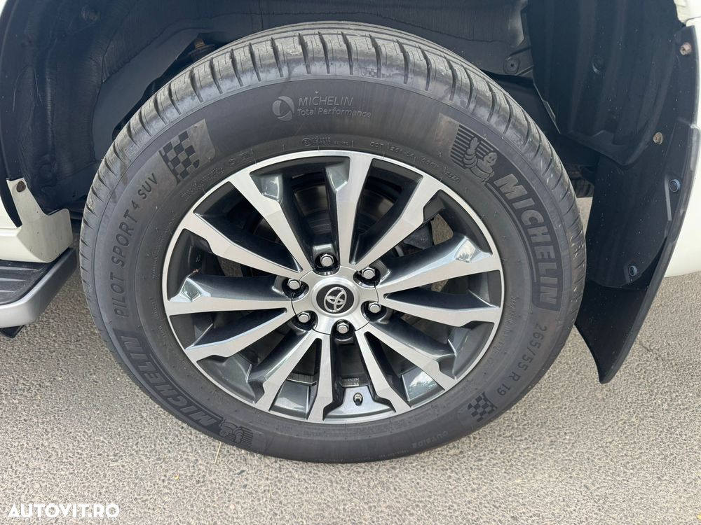 Toyota Land Cruiser 2.8l D-4D 204 CP A/T 7 locuri Luxury AVS Black - 12