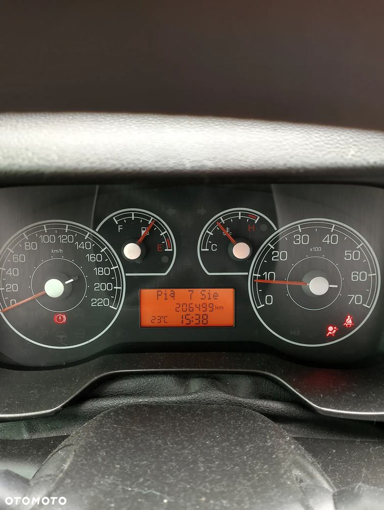 Fiat Grande Punto - 8